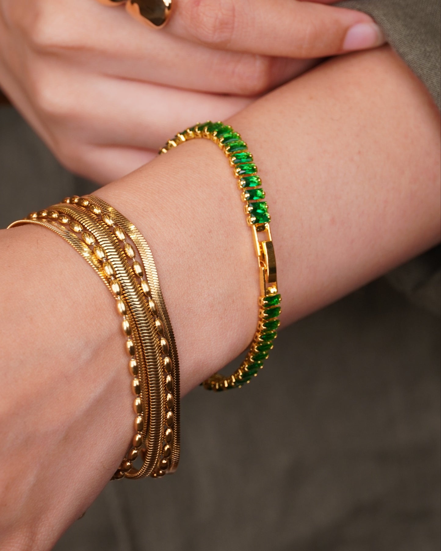 Elegant tennis bracelet