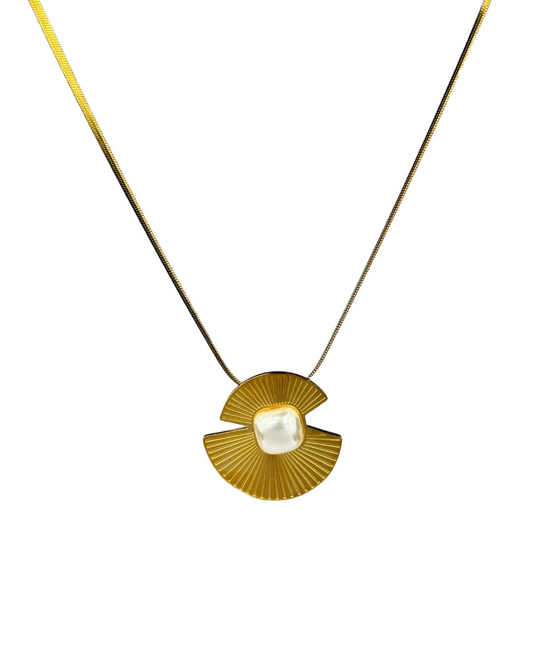Solar Pearl necklace