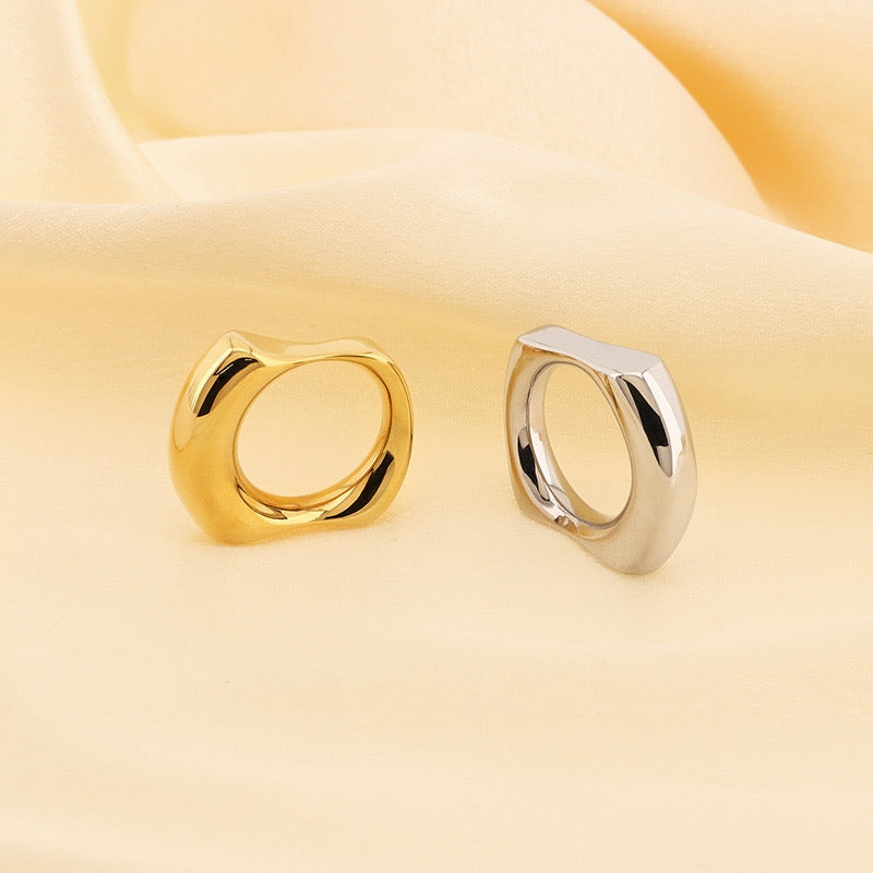 Basic chonky ring