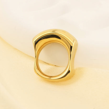 Basic chonky ring