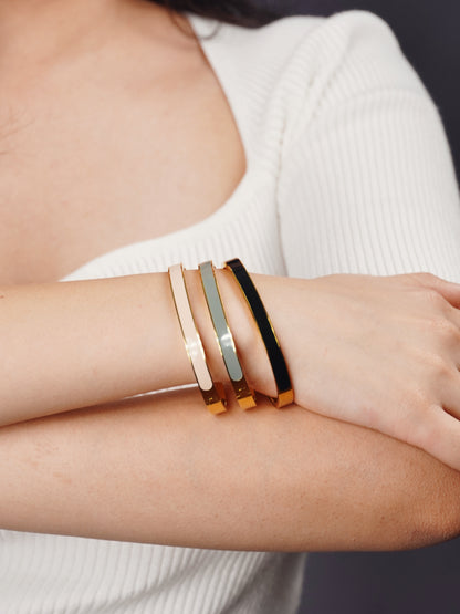 Elle Bangle