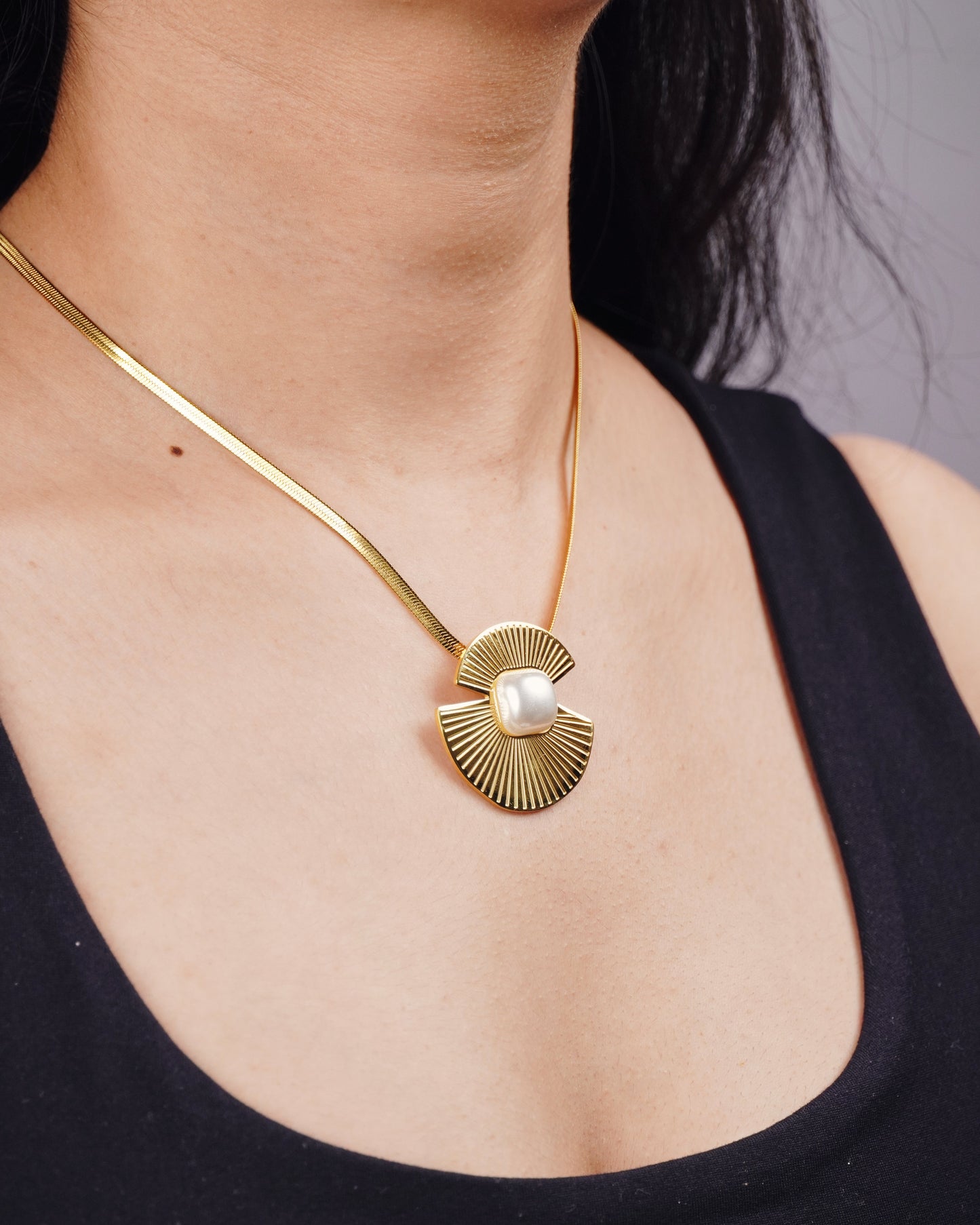 Solar Pearl necklace