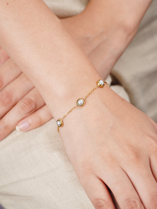 5 studded pearl bracelet