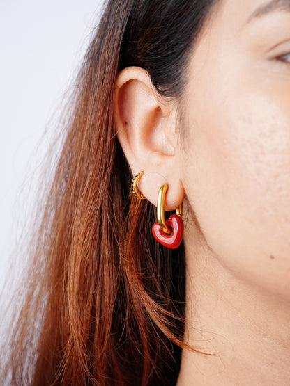 Classic heart earring