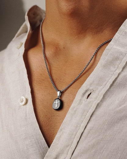 Men's black pebble chain