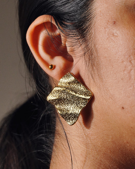 Wavy wave earring