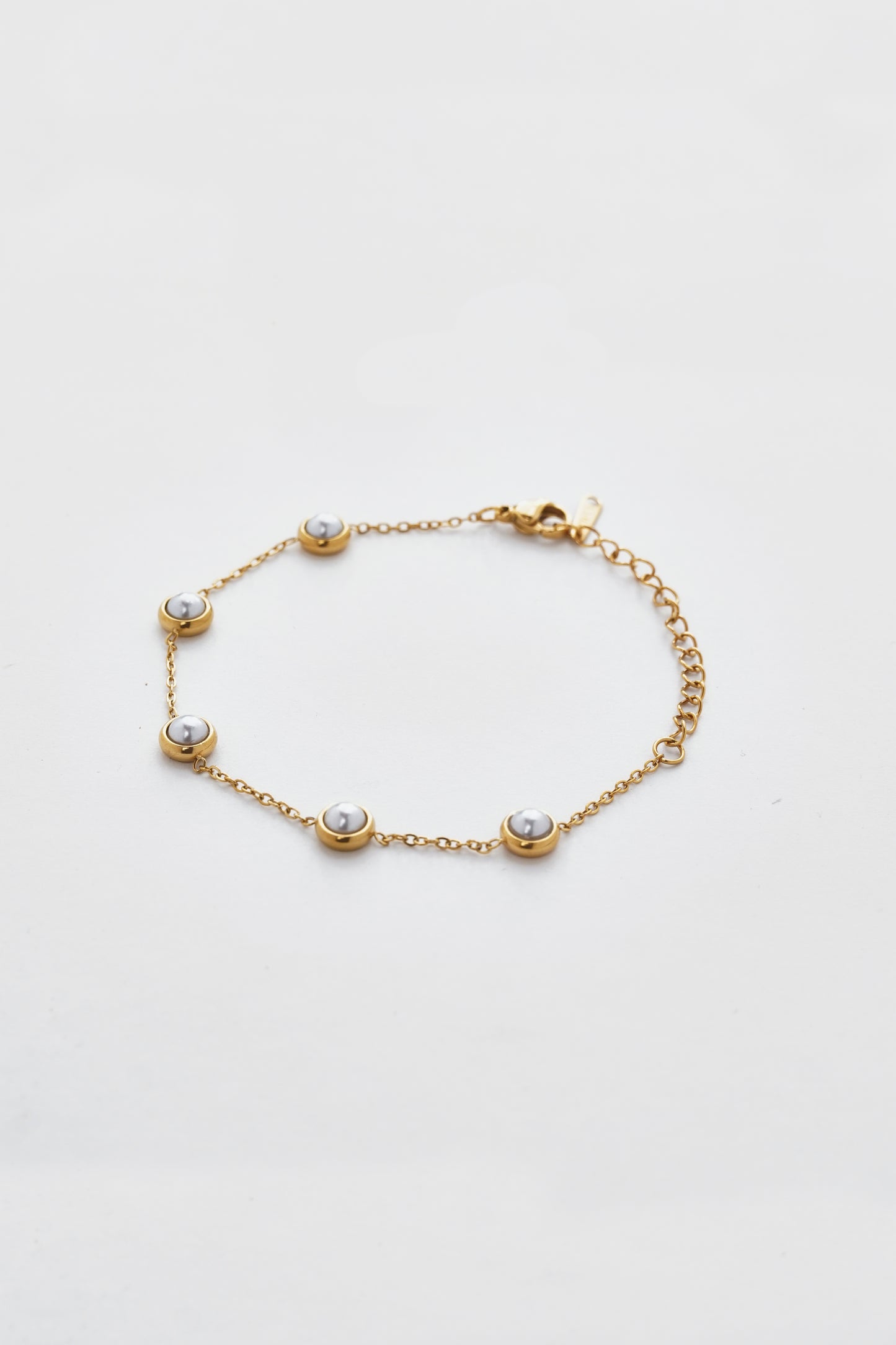 5 studded pearl bracelet