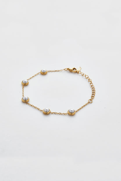 5 studded pearl bracelet