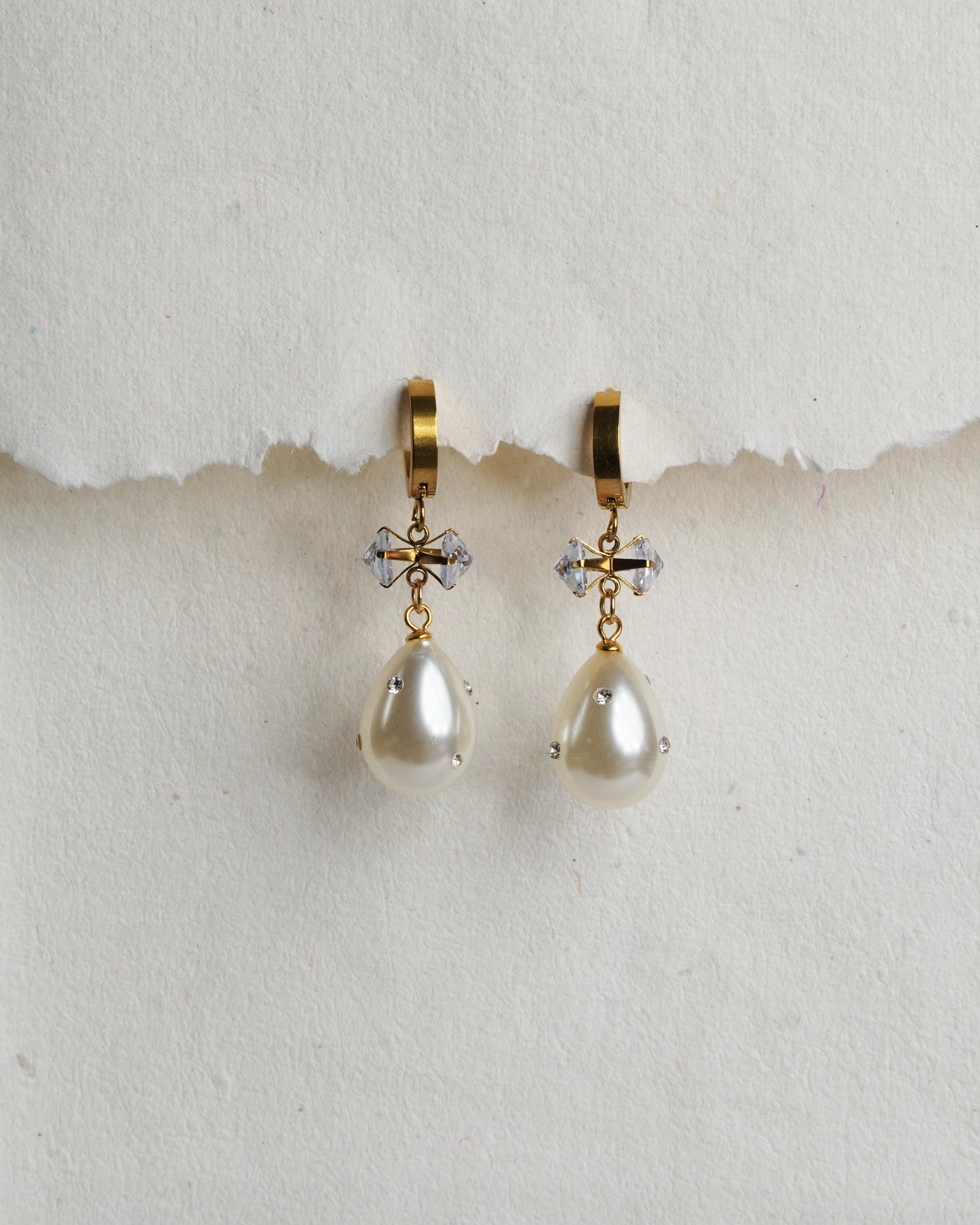 White Classical Sweet Earrings