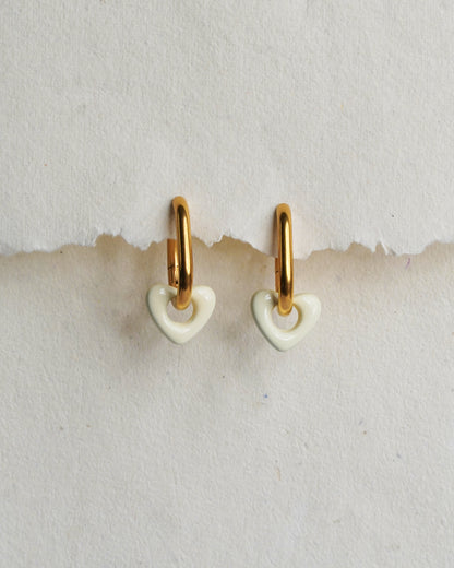 Classic heart earring