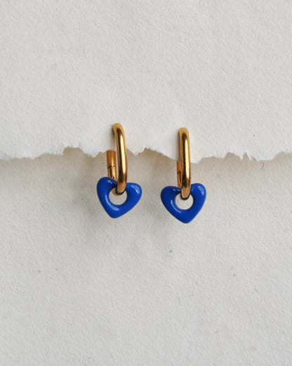 Classic heart earring